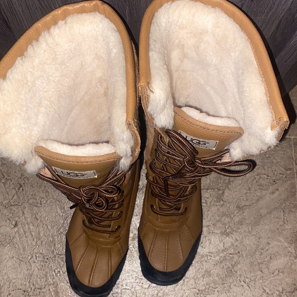Ugg snow ❄️ boots 🥾 - Picture 3 of 7